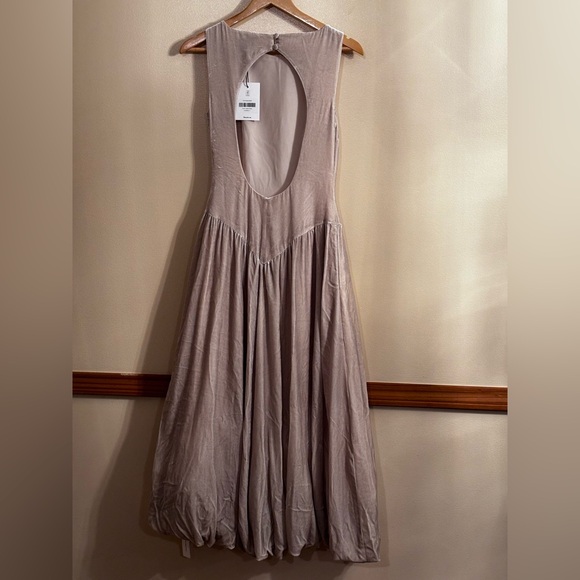 Reformation Elvira Velvet Dress Almond 
Size 4 - Picture 6 of 14